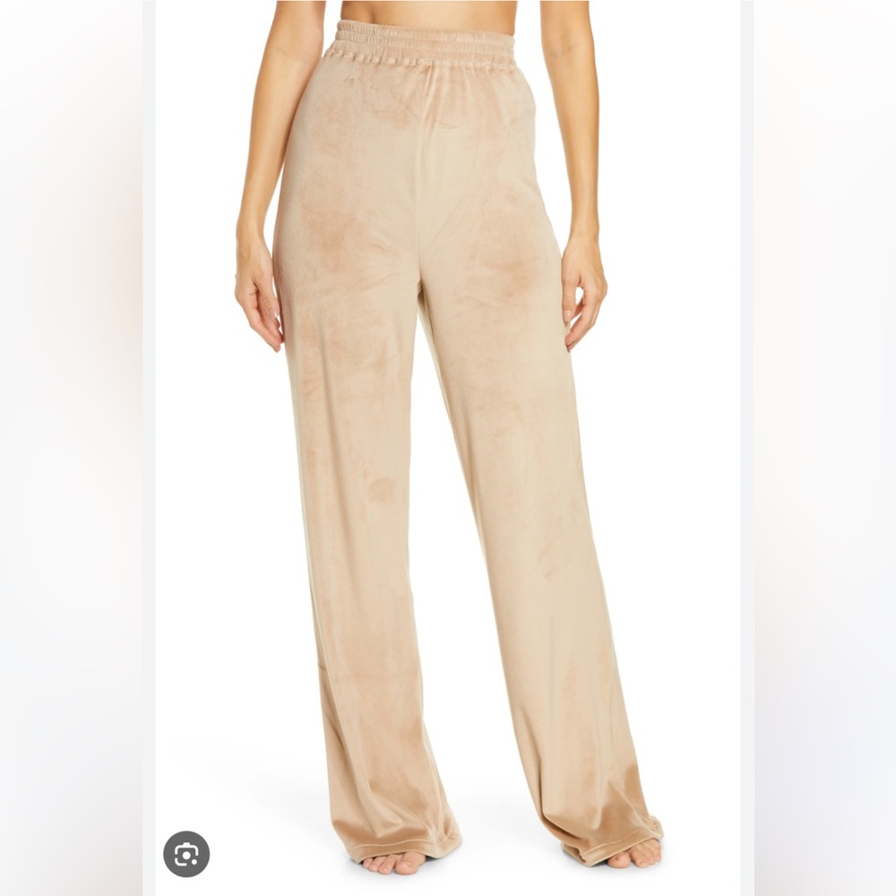 SKIMS Velour Lounge Pants in Honey